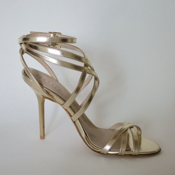 NWT BURBERRY LEATHER STRAPPY SANDALS - Picture 1 of 11